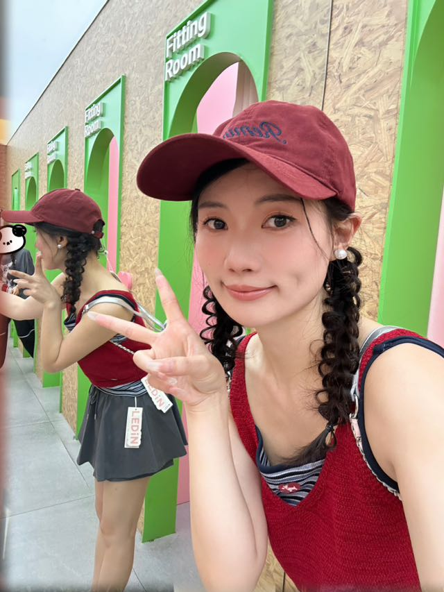 一只颖宝城市玩乐自拍